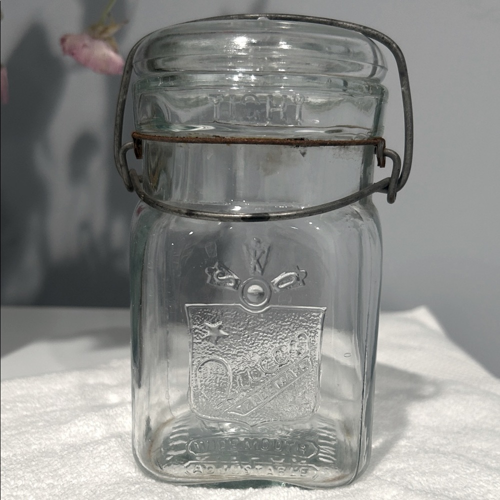 “Queen” embossed canning jar